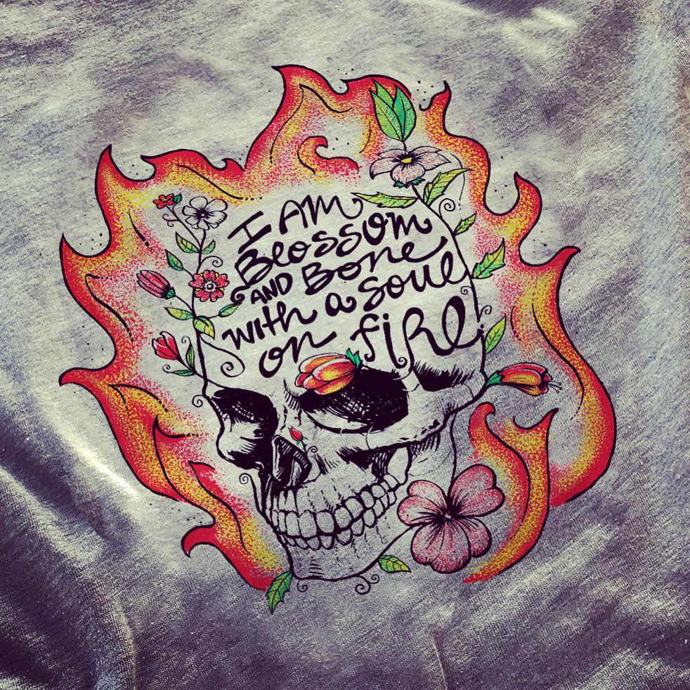 T-shirt - Blossom And Bone - Unisex