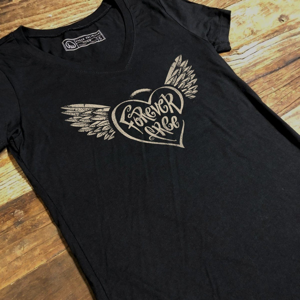 T-shirt - Forever Free - Womens Vneck