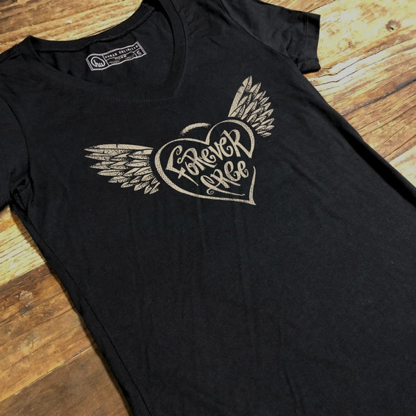 T-shirt - Forever Free - Womens Vneck