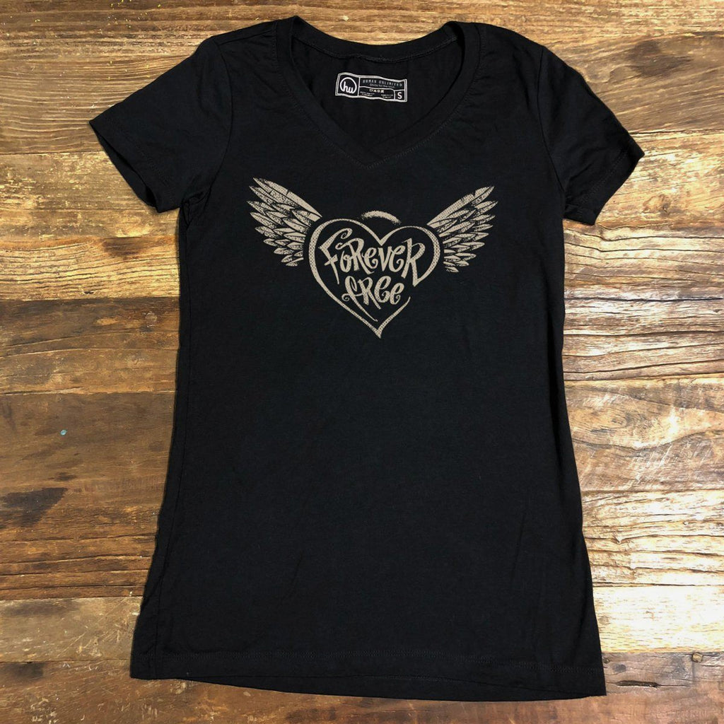 T-shirt - Forever Free - Womens Vneck