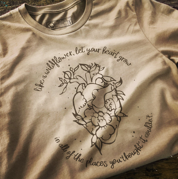 T-shirt - Like A Wildflower - Unisex