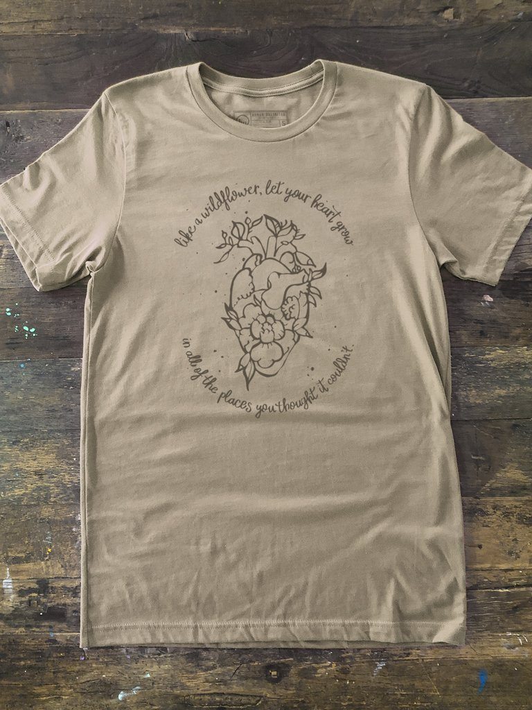 T-shirt - Like A Wildflower - Unisex