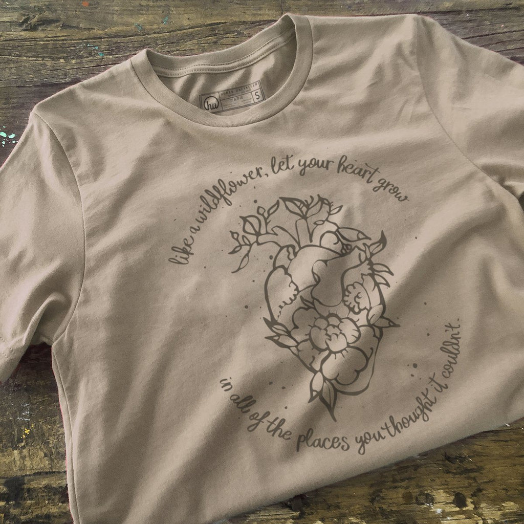 T-shirt - Like A Wildflower - Unisex