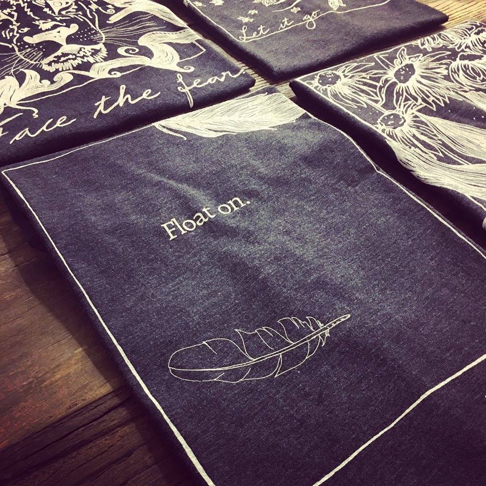 T-shirt-m - Float On - Unisex